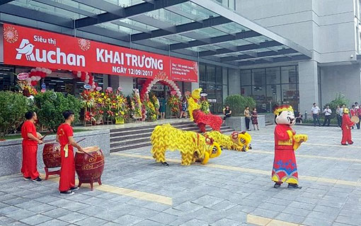 Inauguration du 15ème supermarché Auchan au Vietnam