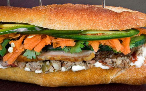 Prenez un aller simple pour le Vietnam avec le Banh-Mi, le sandwich star de la Street-Food asiatique !