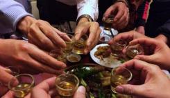 Boire sans modération, une tradition indéboulonnable au Vietnam