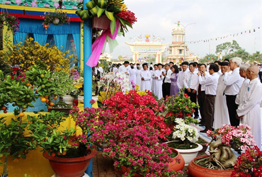 Grande cérémonie caodaïste à Tây Ninh