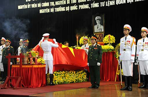 Vietnam: Deuil national en hommage au général Giap 