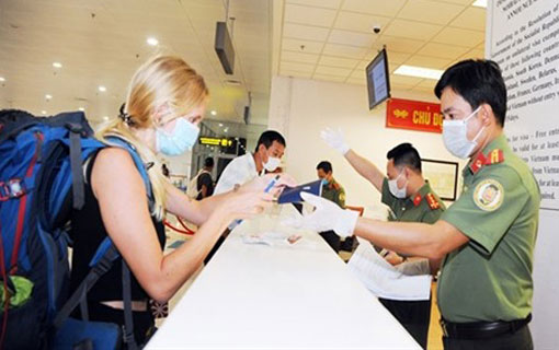 Coronavirus : le Vietnam suspend temporairement l'entrée des étrangers sur son territoire