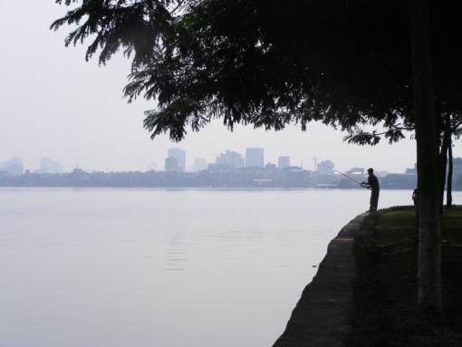 Le plus grand lac de Hanoi: à l'Ouest!