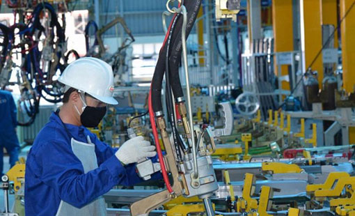 Vietnam: La production industrielle a rebondi de 2,2 % sur un mois en mai 2023