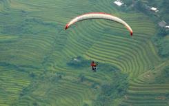 Vietnam: Bientôt le festival de parapente au col Khau Pha à Yên Bai Vietnam: Bientôt le festival de parapente au col Khau Pha à Yên Bai